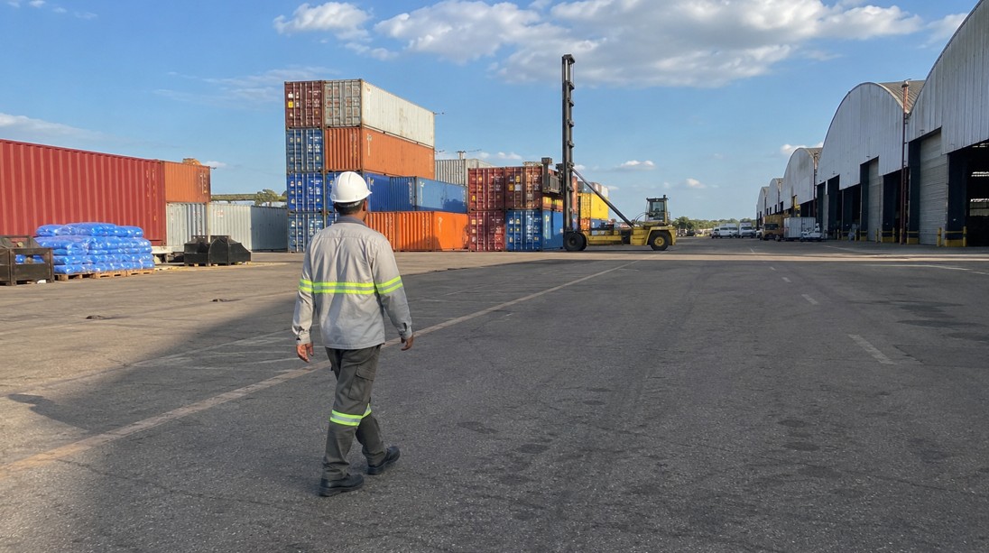 Trabalhador do Porto Seco de Anápolis: conheça seus direitos